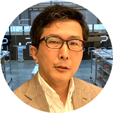 マーケティング部長 鈴木次郎